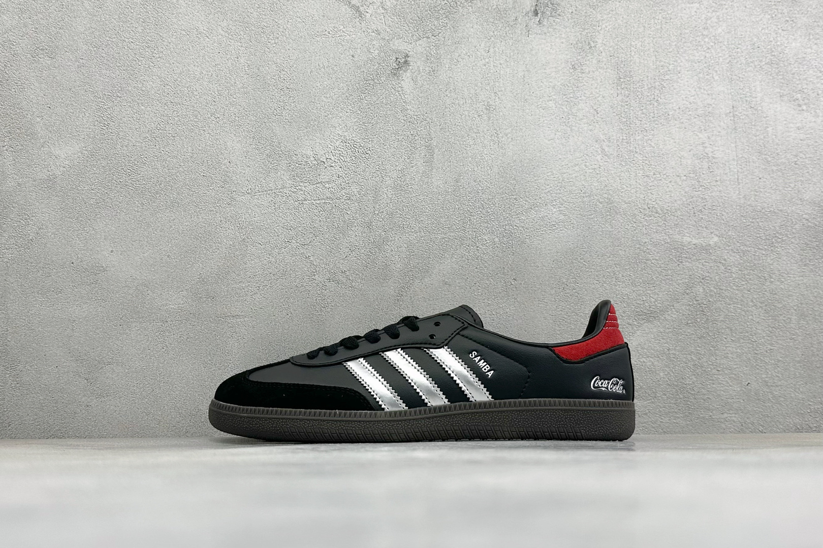 Adidas Originals Samba OG 阿迪达斯 桑巴舞系列绅士德训足球风百搭低帮休闲运动板鞋 货号: KH