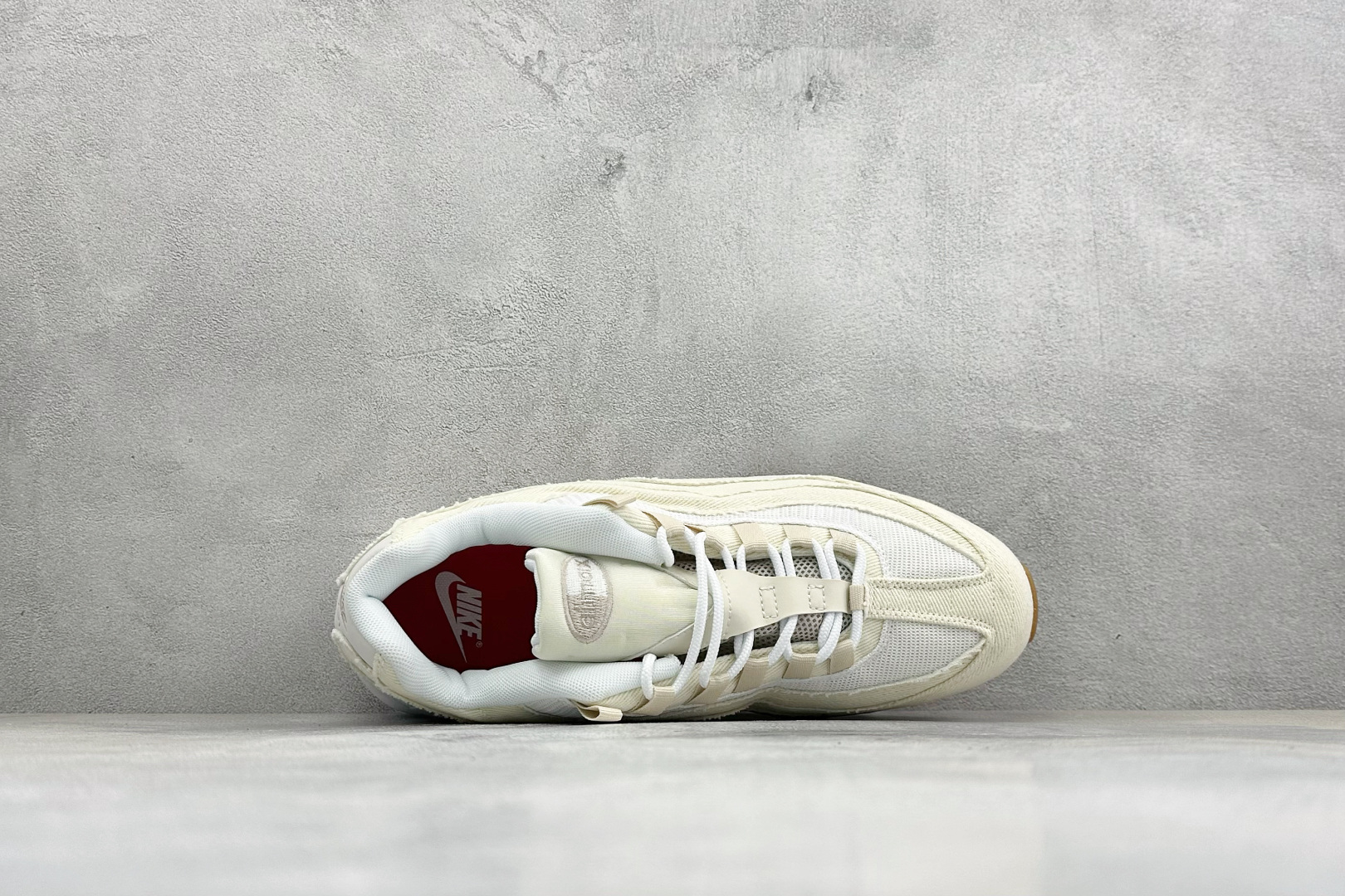 GS版NIKE AIR MAX 95 TT 气垫复古百搭休闲运动跑鞋 这双鞋采用前脚掌开窗式气垫 这种设计在当时是前所未