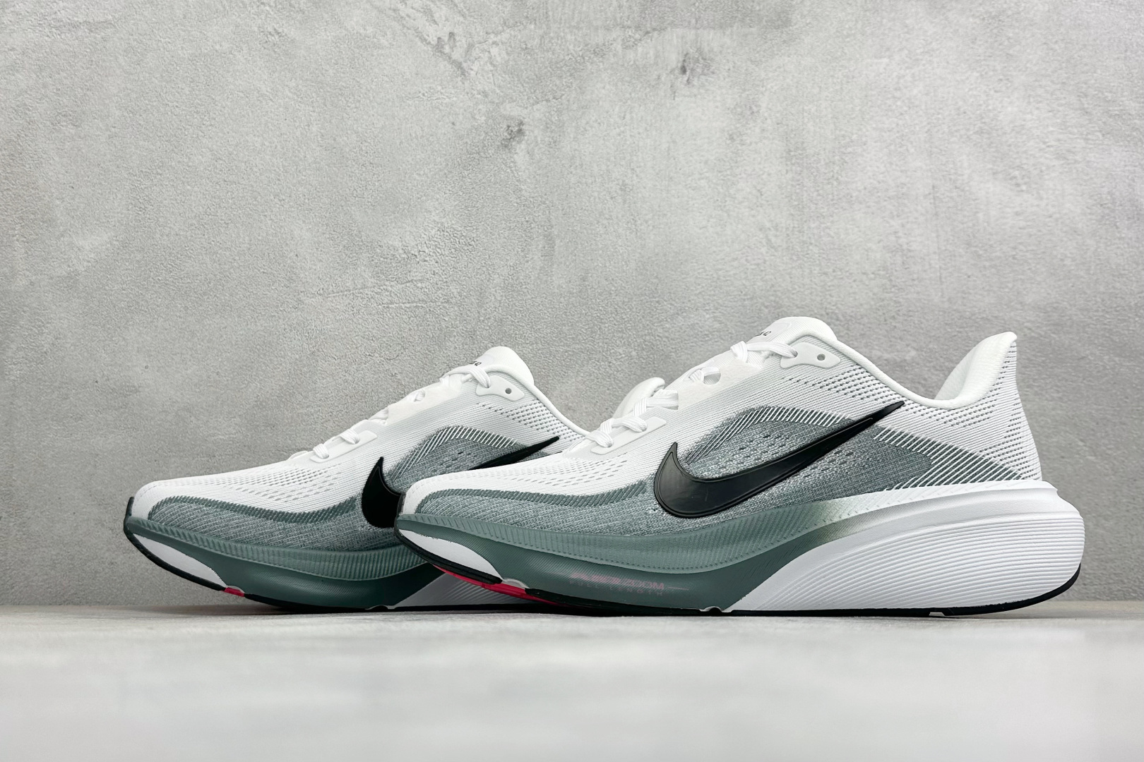 CH版NK AIR ZOOM PEGASUS 42 登月休闲运动跑鞋 兼顾迅疾外观和稳固脚感 后跟覆面和中足动态支撑巧妙