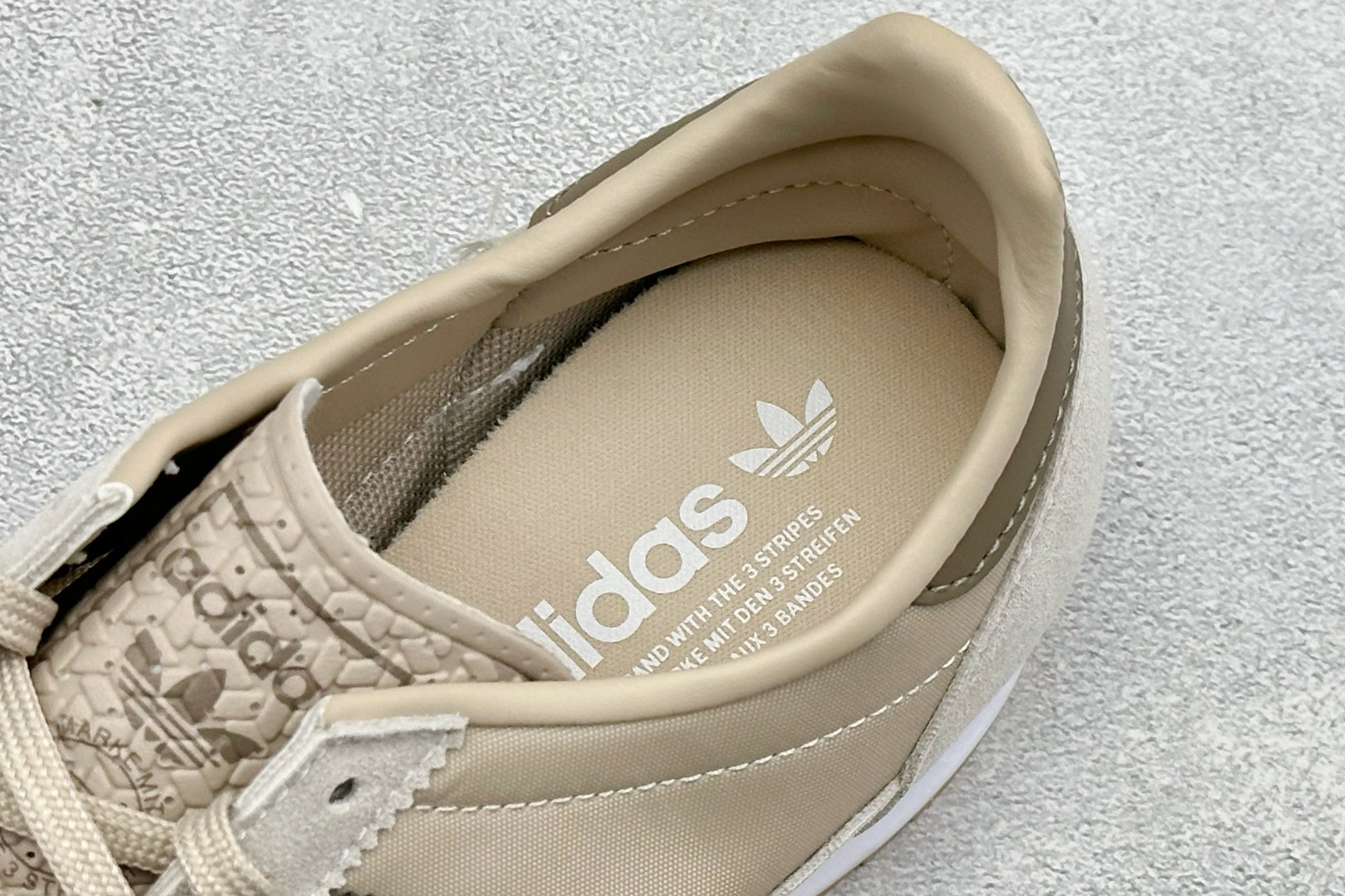 ML版AD Originals SL 72 RS 休闲防滑耐磨低帮板鞋 经典低帮设计和橡胶外底，采用舒爽尼龙鞋面，绒面革