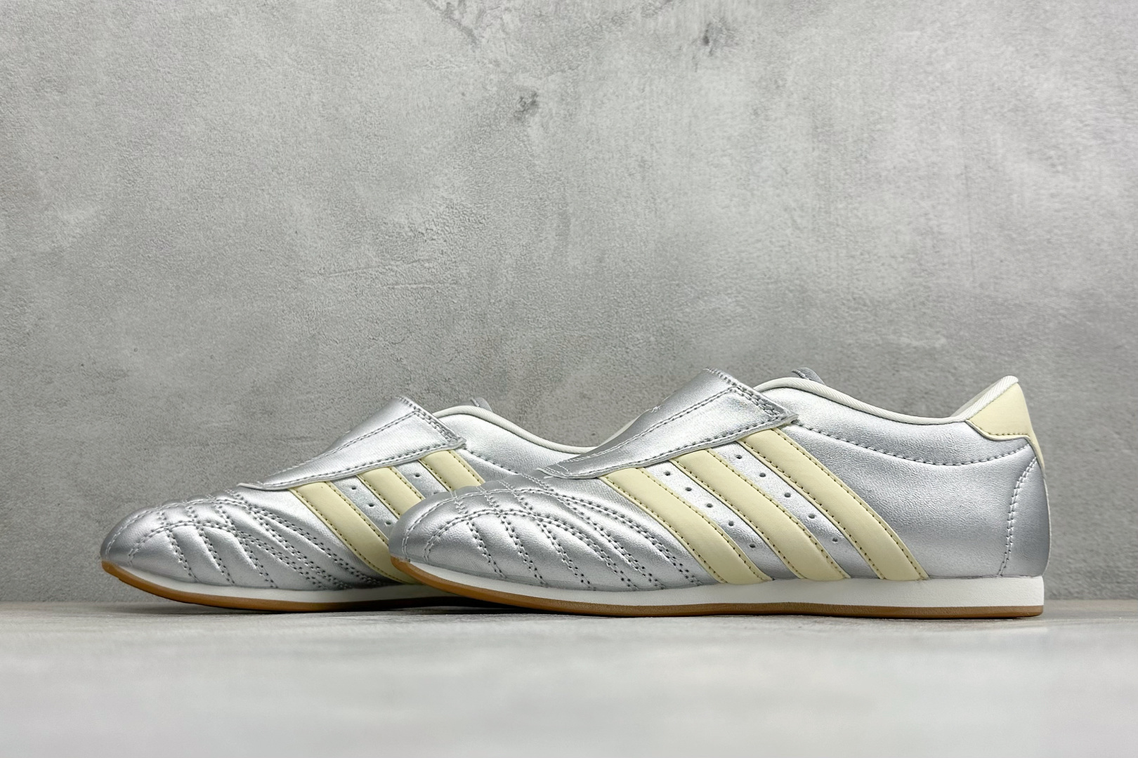 XH版Adidas originals Taekwondo Low 跆拳道系列 经典复古薄底训练慢跑鞋 TAEKWOND