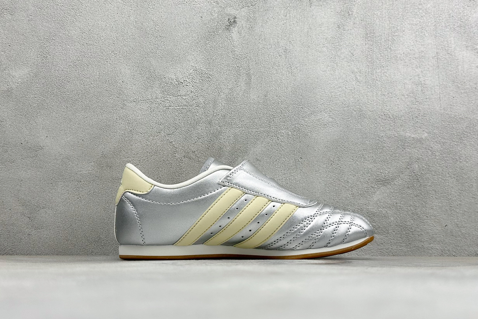 XH版Adidas originals Taekwondo Low 跆拳道系列 经典复古薄底训练慢跑鞋 TAEKWOND