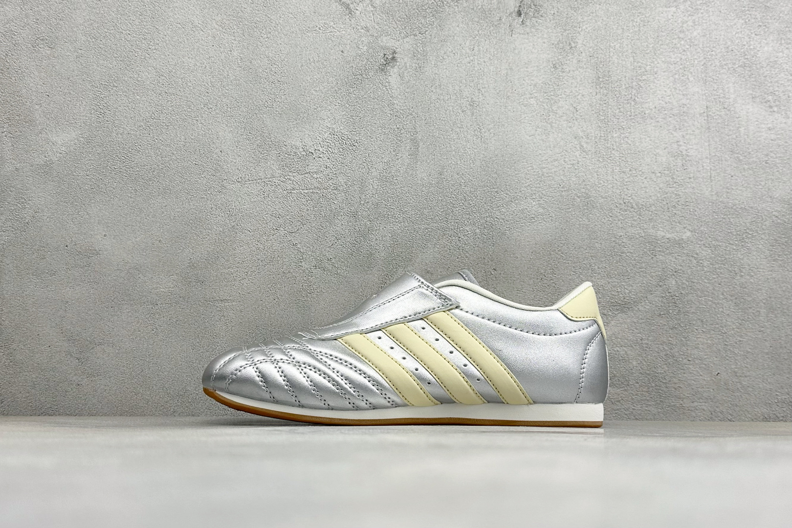 XH版Adidas originals Taekwondo Low 跆拳道系列 经典复古薄底训练慢跑鞋 TAEKWOND
