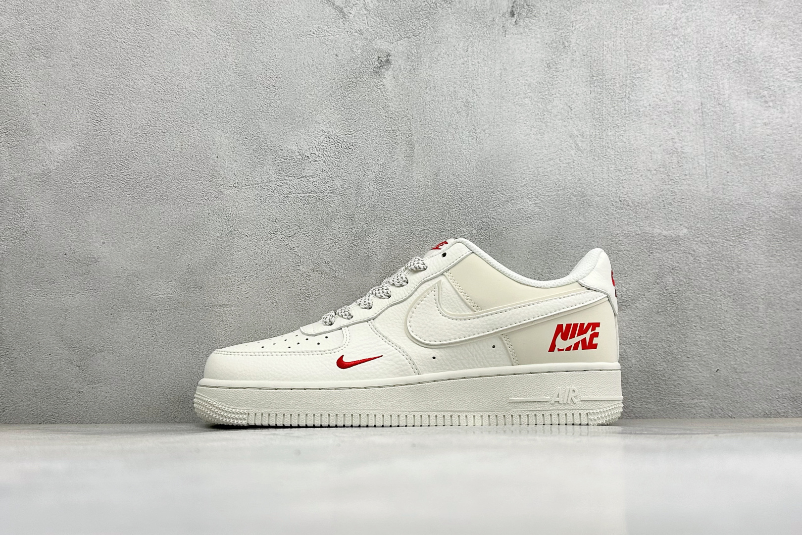 福利特价 Nike Air Force 1'07 Low 联名款 空军一号低帮休闲板鞋 #原楦原纸板 纯正空军版型 内置