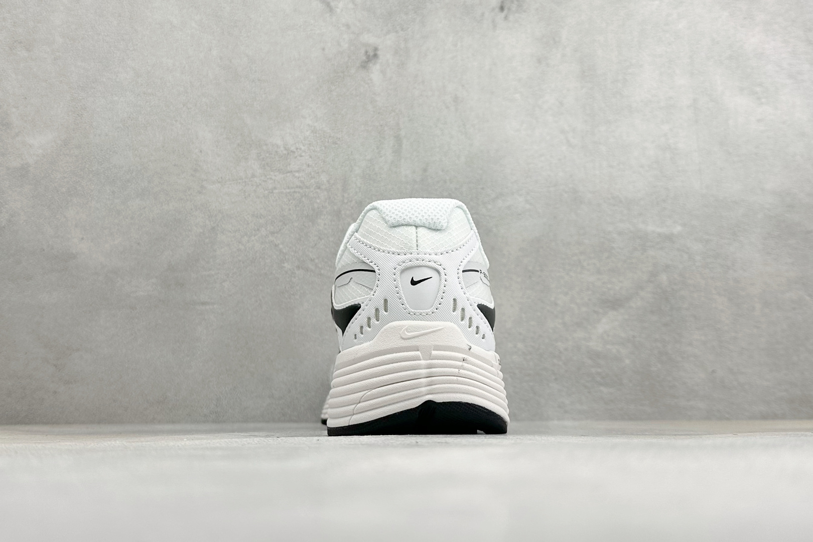 NIKE P-9000 复古休闲 耐克 低帮休闲城市通勤跑步鞋 货号: JA6971-101 尺码: 36-45没半码 