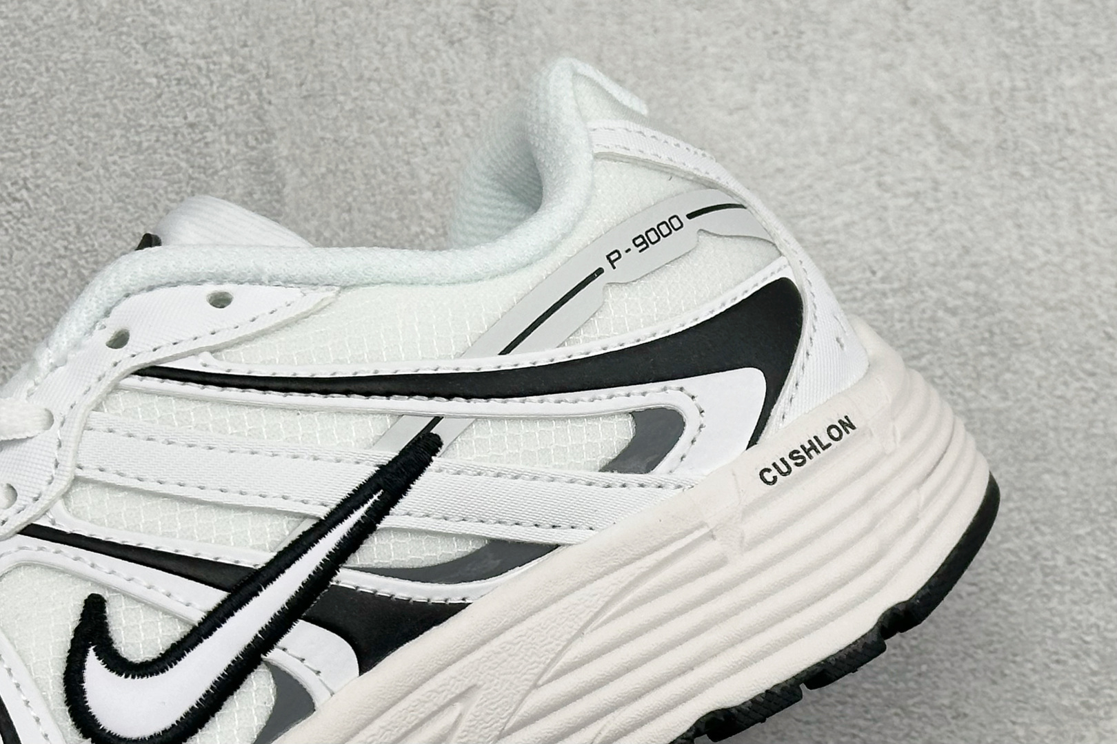 NIKE P-9000 复古休闲 耐克 低帮休闲城市通勤跑步鞋 货号: JA6971-101 尺码: 36-45没半码 
