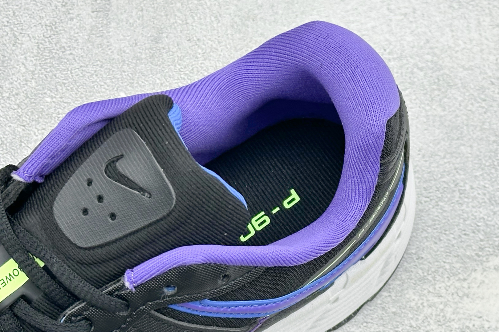 NIKE P-9000 复古休闲 耐克 低帮休闲城市通勤跑步鞋 货号: IZ4751-005 尺码: 36-45没半码 