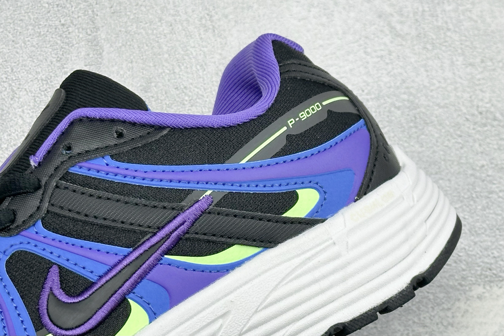 NIKE P-9000 复古休闲 耐克 低帮休闲城市通勤跑步鞋 货号: IZ4751-005 尺码: 36-45没半码 