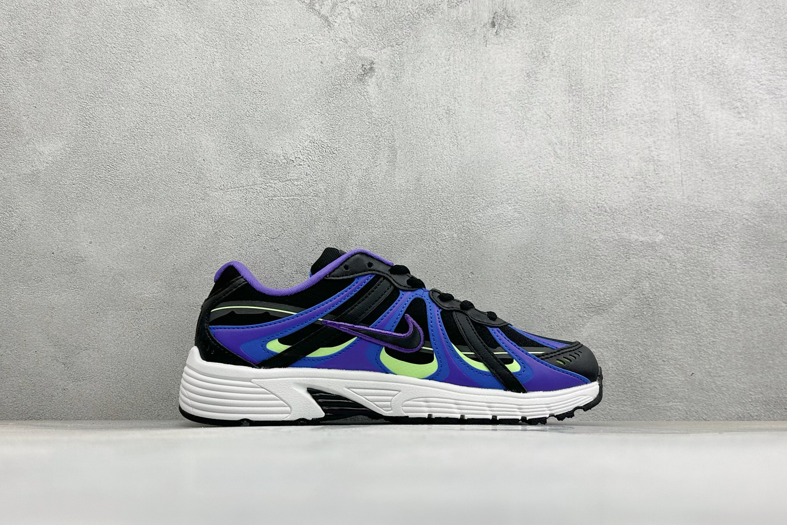NIKE P-9000 复古休闲 耐克 低帮休闲城市通勤跑步鞋 货号: IZ4751-005 尺码: 36-45没半码 