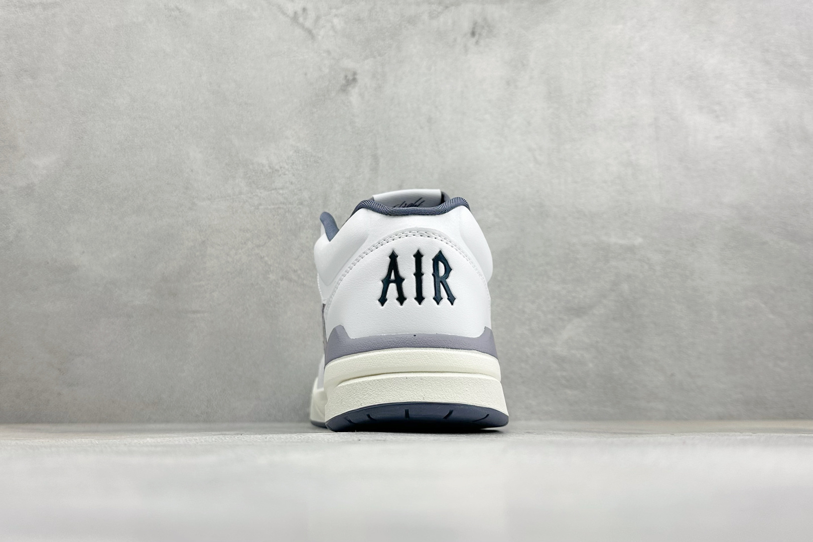 Nike Jordan Stadium 90 系列低帮复古运动篮球鞋 Jordan 又出「合体鞋」！ 原楦原纸板开发版型