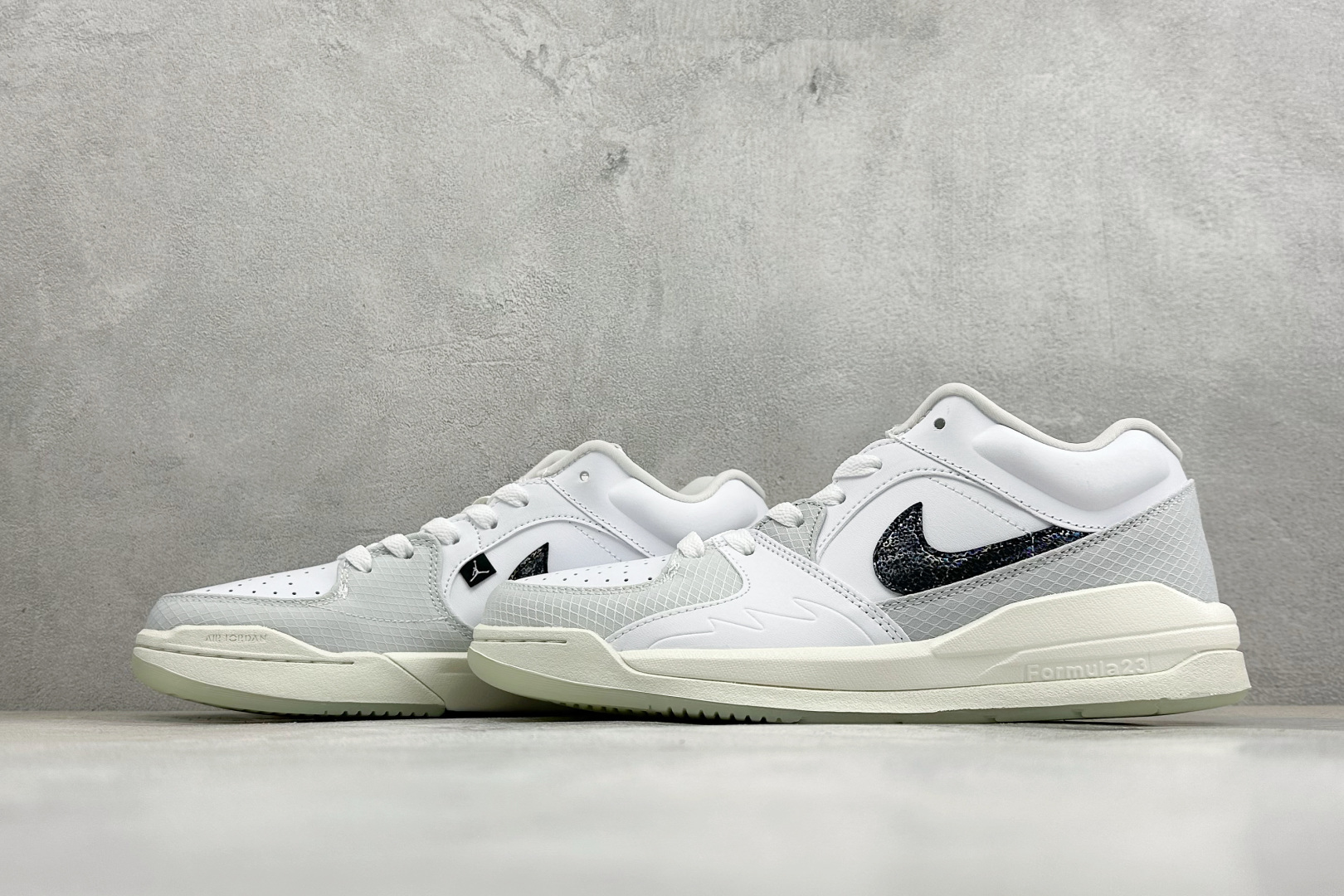 Nike Jordan Stadium 90 系列低帮复古运动篮球鞋 Jordan 又出「合体鞋」! 原楦原纸板开发版型 Nike Jordan Stadium 90 系列低帮复古运动篮球鞋 Jordan 又出「合体鞋」! 原楦原纸板开发版型
