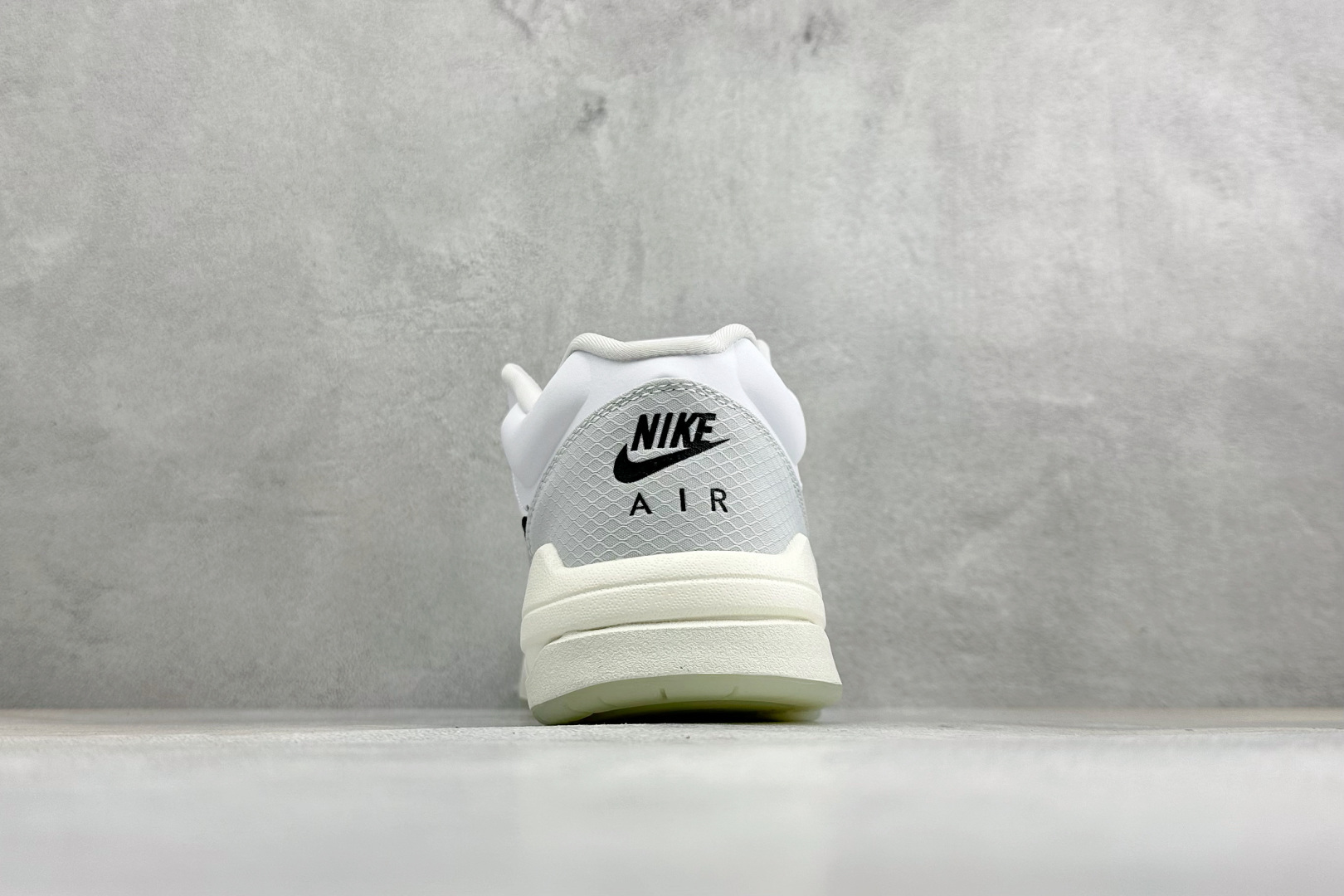 Nike Jordan Stadium 90 系列低帮复古运动篮球鞋 Jordan 又出「合体鞋」! 原楦原纸板开发版型 Nike Jordan Stadium 90 系列低帮复古运动篮球鞋 Jordan 又出「合体鞋」! 原楦原纸板开发版型