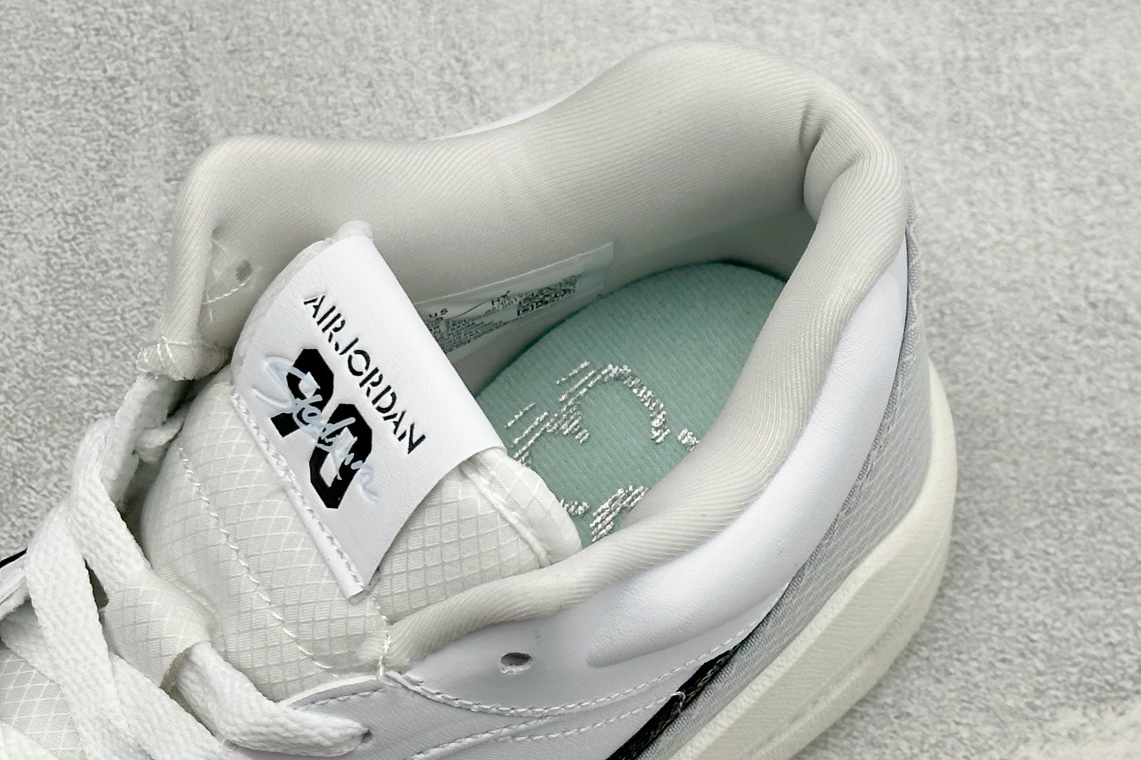 Nike Jordan Stadium 90 系列低帮复古运动篮球鞋 Jordan 又出「合体鞋」! 原楦原纸板开发版型 Nike Jordan Stadium 90 系列低帮复古运动篮球鞋 Jordan 又出「合体鞋」! 原楦原纸板开发版型