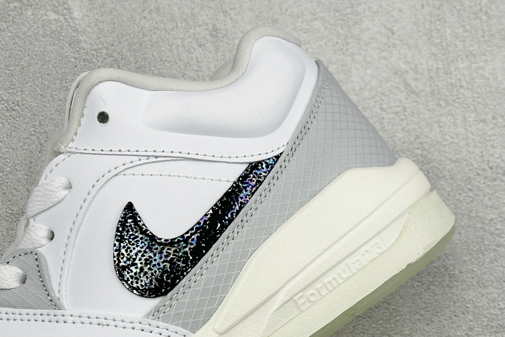 Nike Jordan Stadium 90 系列低帮复古运动篮球鞋 Jordan 又出「合体鞋」! 原楦原纸板开发版型 Nike Jordan Stadium 90 系列低帮复古运动篮球鞋 Jordan 又出「合体鞋」! 原楦原纸板开发版型