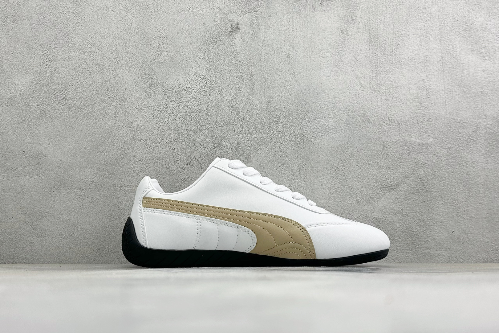 M版Puma Speedcet Etoile Wns 彪马薄底德迅复古运动休闲赛车跑鞋 以趣味十足又前卫复古的设计引领潮