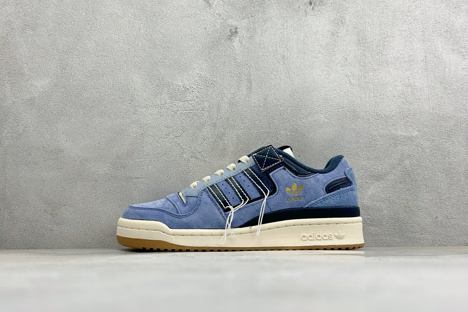 头层福利  Adidas Forum Low CL 84 阿迪达斯 三叶草经典复古低帮运动休闲板鞋 原楦原数据开发 采用