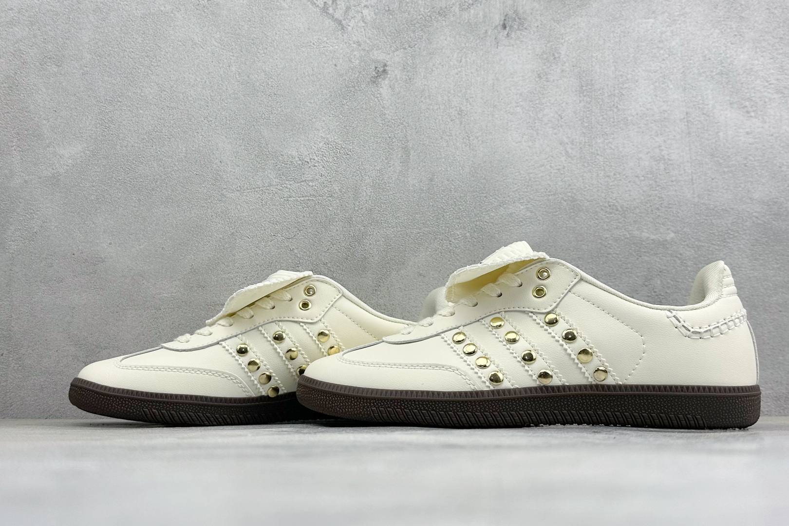 联乘英国设计师品牌Wales Bonner x阿迪达斯 Adidas Originals Samba ClassicSt