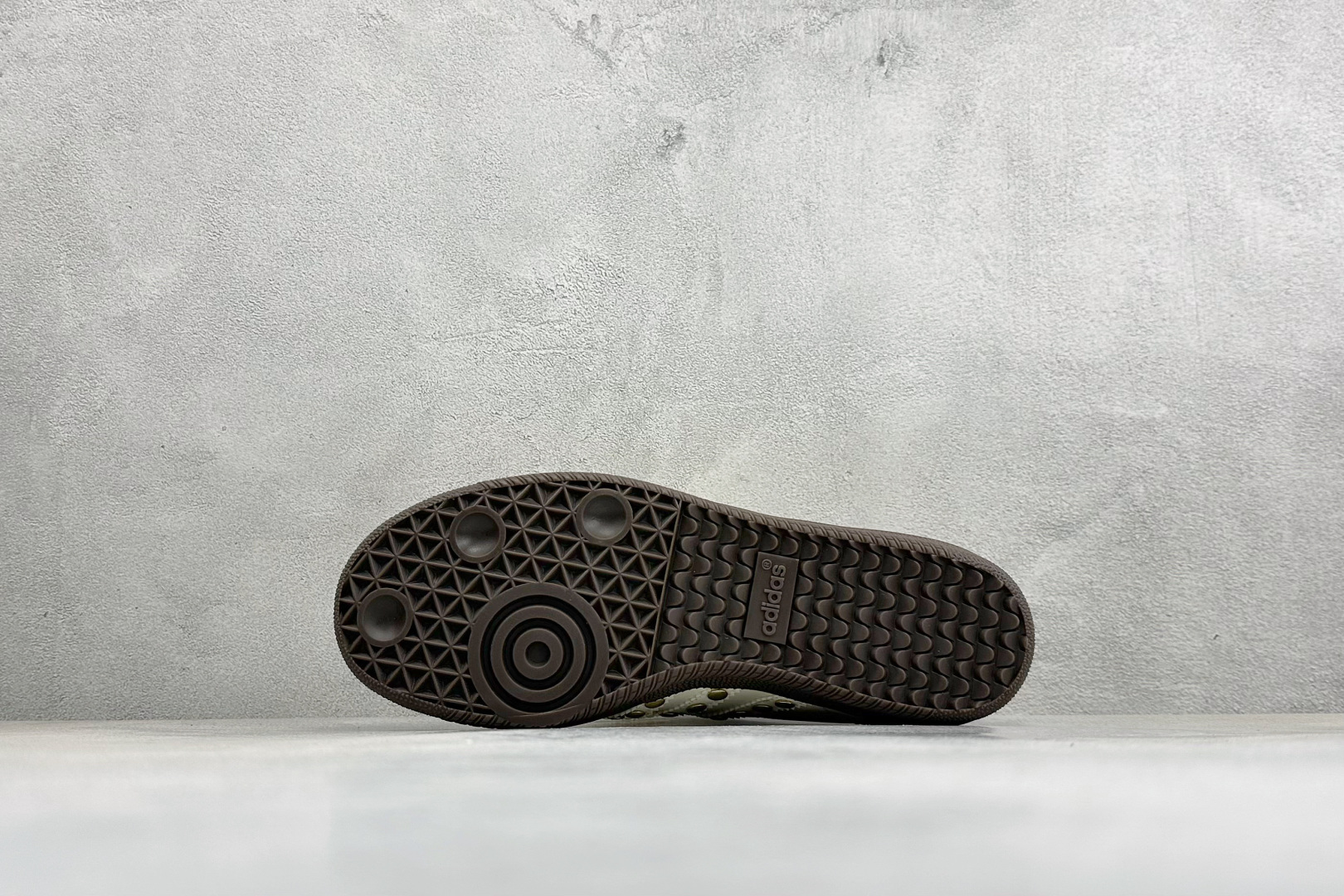 联乘英国设计师品牌Wales Bonner x阿迪达斯 Adidas Originals Samba ClassicSt