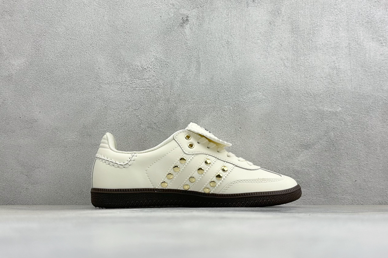 联乘英国设计师品牌Wales Bonner x阿迪达斯 Adidas Originals Samba ClassicSt