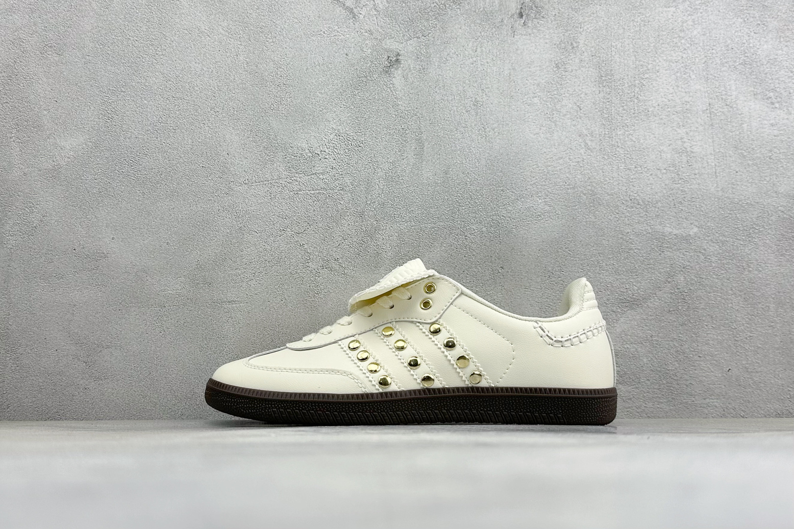 联乘英国设计师品牌Wales Bonner x阿迪达斯 Adidas Originals Samba ClassicSt