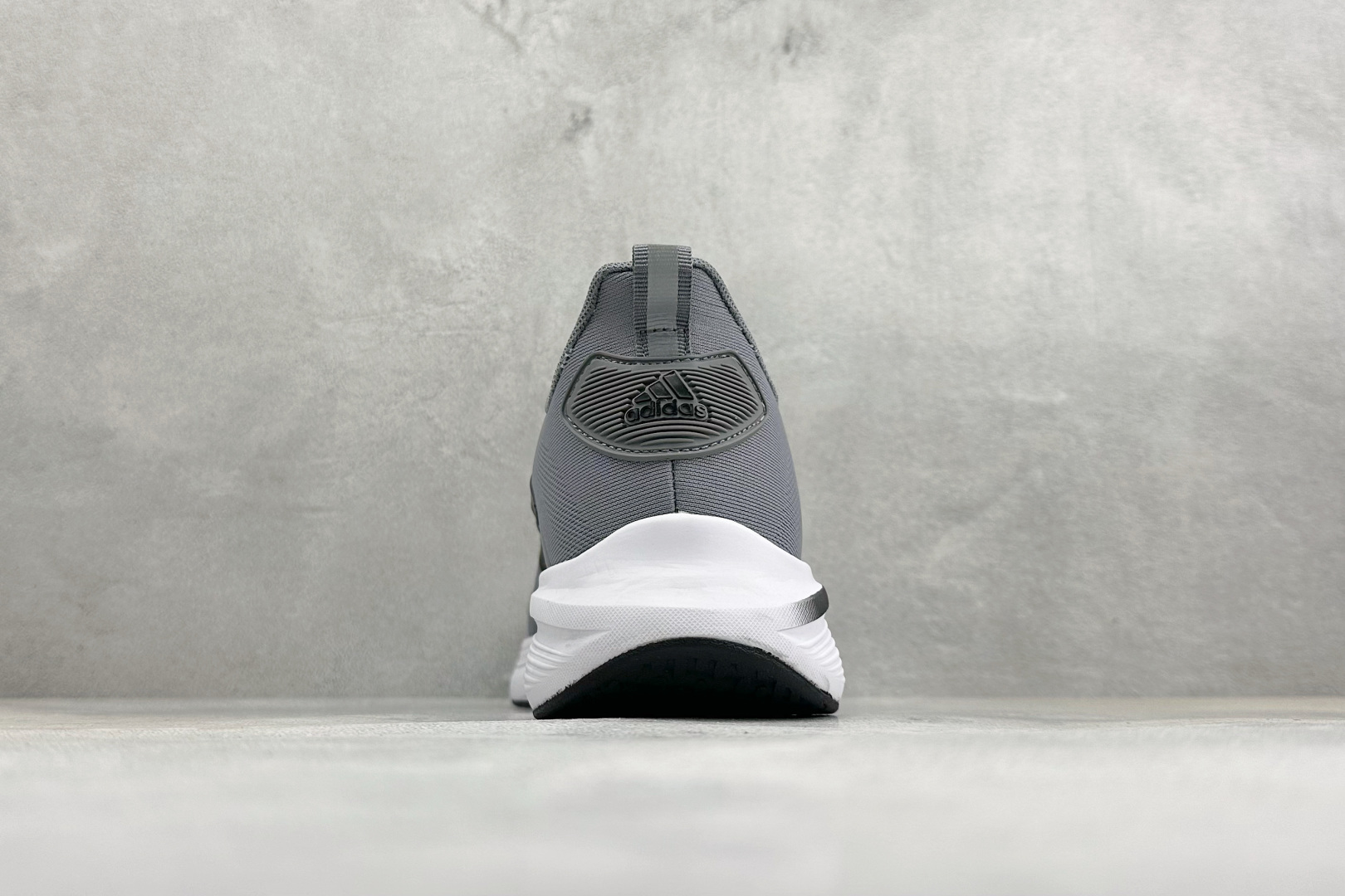 Adidas EQ/RUNNING SHOES 系列复古网面轻量透气跑步鞋 缓震透气 落地轻快高度回弹的脚感 落地稳定性 Adidas EQ/RUNNING SHOES 系列复古网面轻量透气跑步鞋 缓震透气 落地轻快高度回弹的脚感 落地稳定性