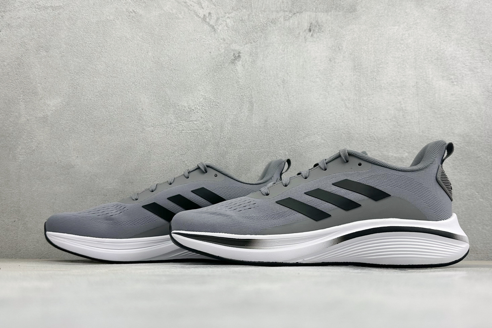 Adidas EQ/RUNNING SHOES 系列复古网面轻量透气跑步鞋 缓震透气 落地轻快高度回弹的脚感 落地稳定性 Adidas EQ/RUNNING SHOES 系列复古网面轻量透气跑步鞋 缓震透气 落地轻快高度回弹的脚感 落地稳定性