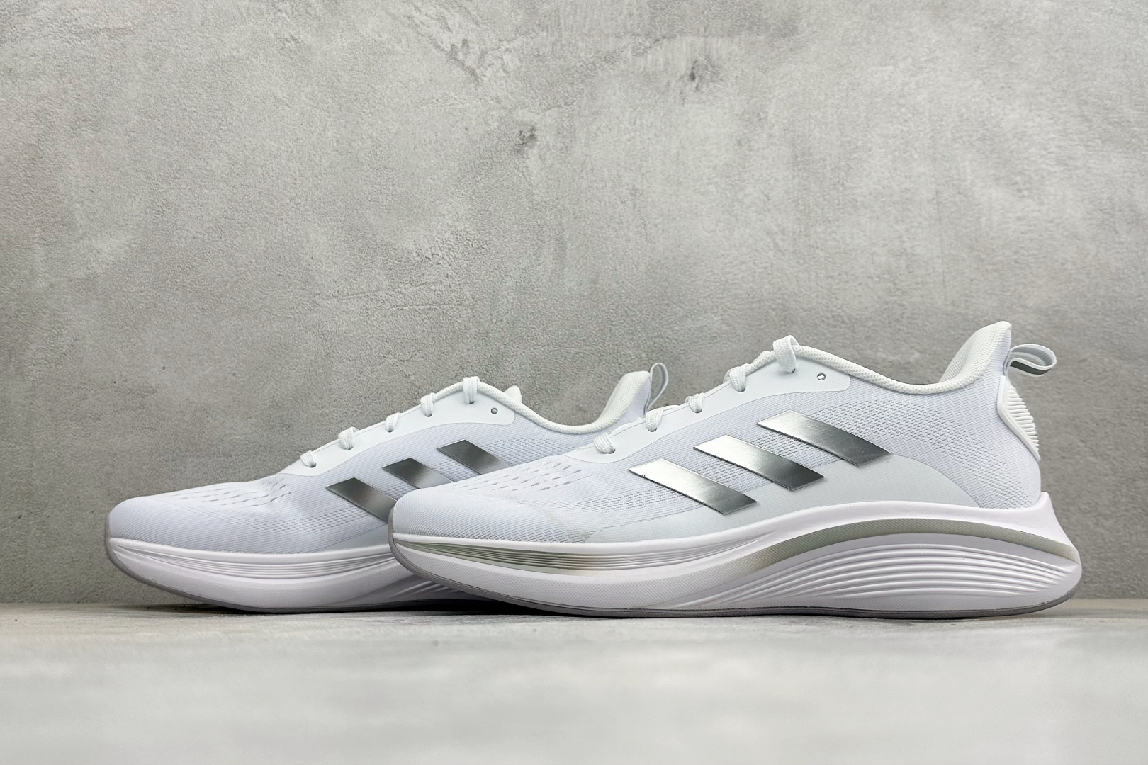 Adidas EQ/RUNNING SHOES 系列复古网面轻量透气跑步鞋 缓震透气 落地轻快高度回弹的脚感 落地稳定性 Adidas EQ/RUNNING SHOES 系列复古网面轻量透气跑步鞋 缓震透气 落地轻快高度回弹的脚感 落地稳定性