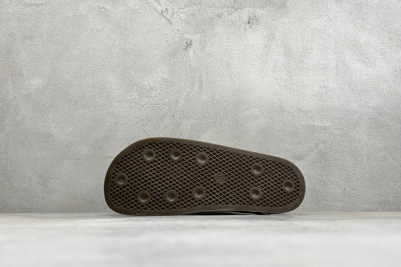 HY版Adidas originals Adimule 阿迪舒适百搭 防磨包头一脚蹬拖鞋 货号：IH6906 尺码：36