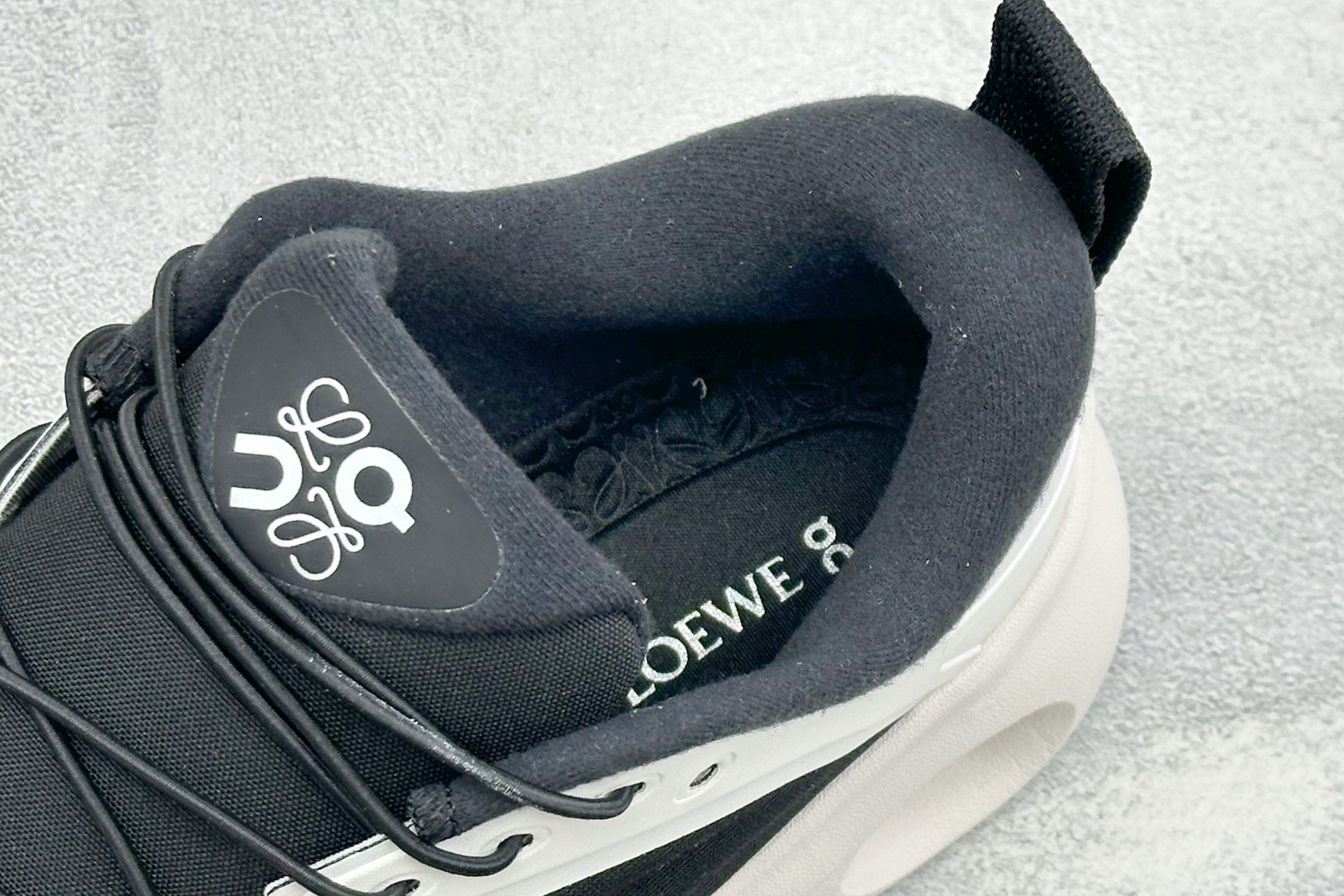 PK版昂跑Loewe x On Cloudsolo 舒适贴合缓震透气跑步鞋 货号：3MF 尺码：36 37 37.5 3