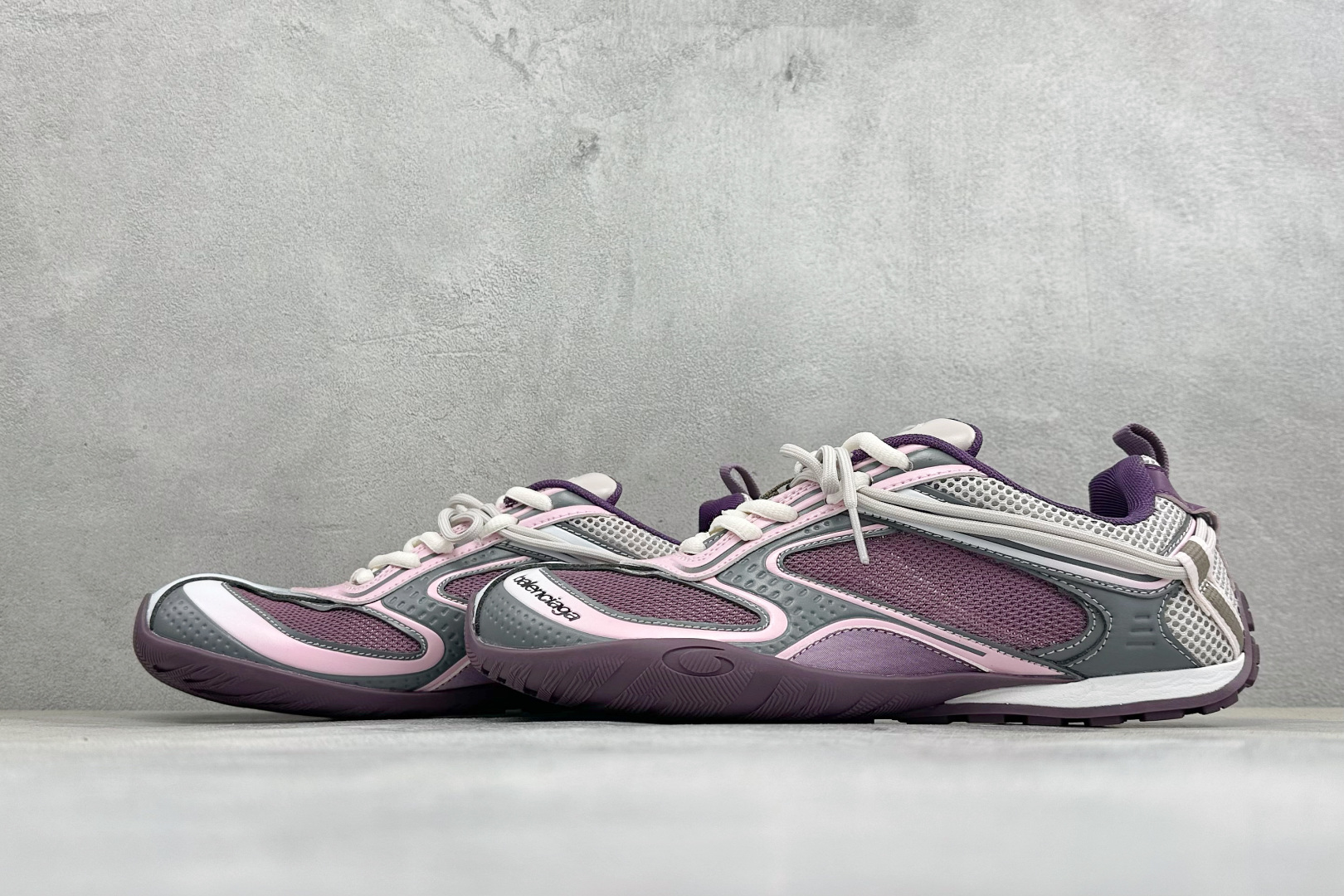 GO版Balenciaga巴黎世家 25代 Radar Gradient Lines 圆头系带logo标志 纯原生产线出