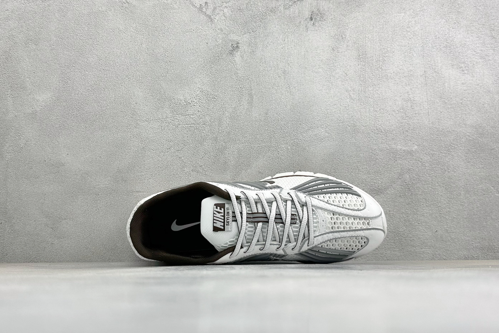 Y版Nike Zoom Skylon 11 舒适柔软透气回弹 复古跑步鞋 网面材质看着很透气 线条的设计很有复古感 分割