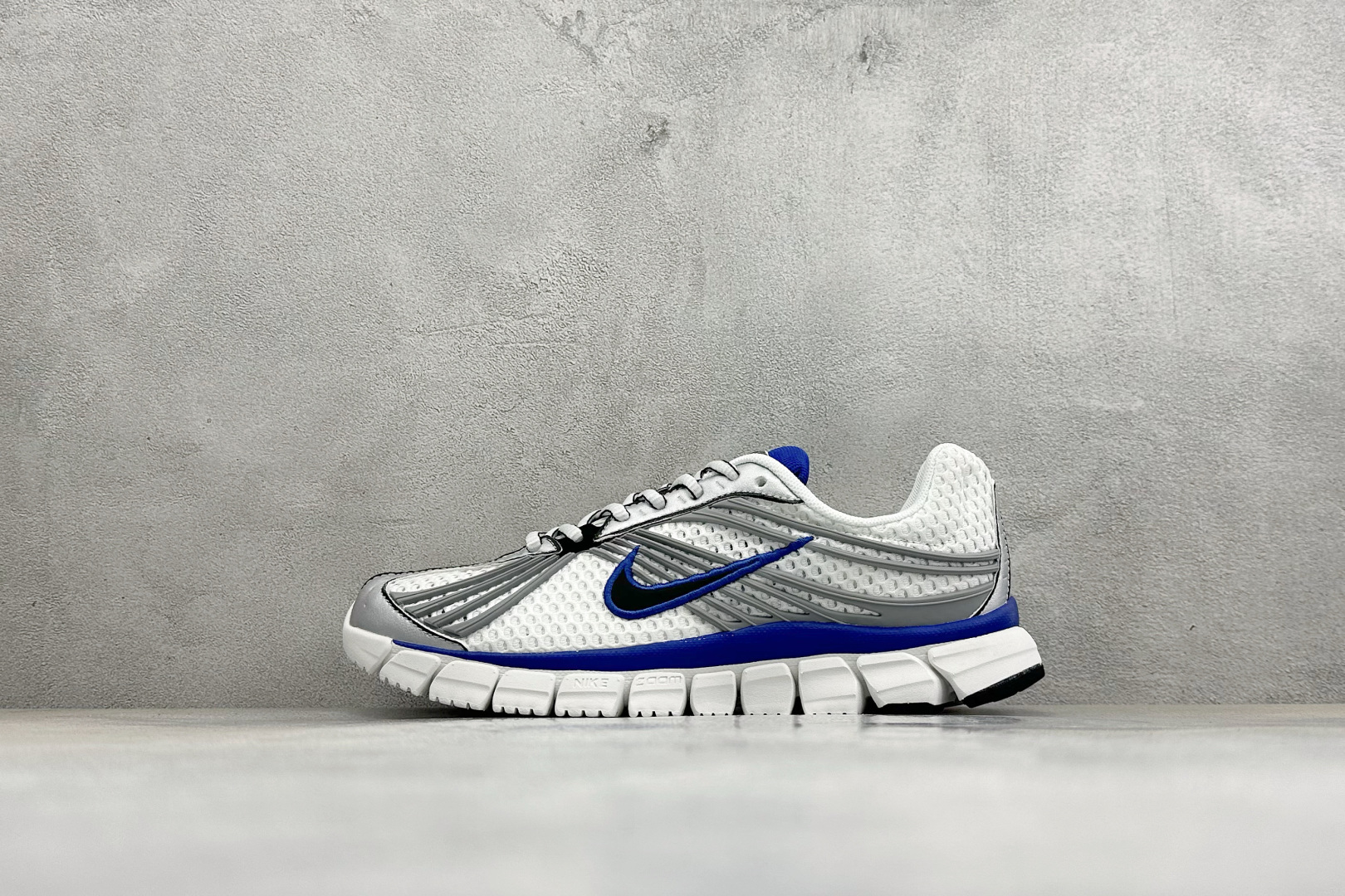 Y版Nike Zoom Skylon 11 舒适柔软透气回弹 复古跑步鞋 网面材质看着很透气 线条的设计很有复古感 分割