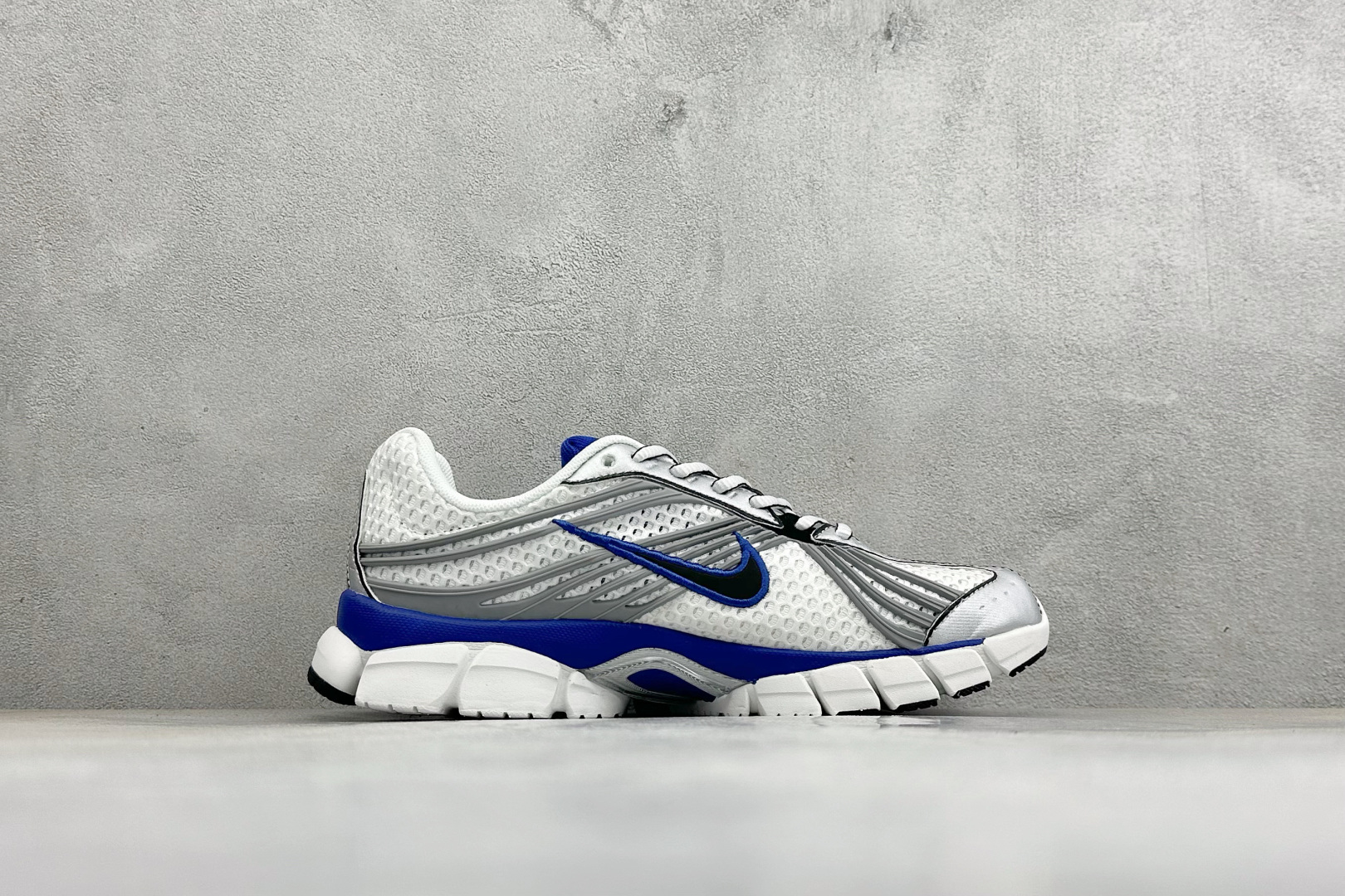 Y版Nike Zoom Skylon 11 舒适柔软透气回弹 复古跑步鞋 网面材质看着很透气 线条的设计很有复古感 分割