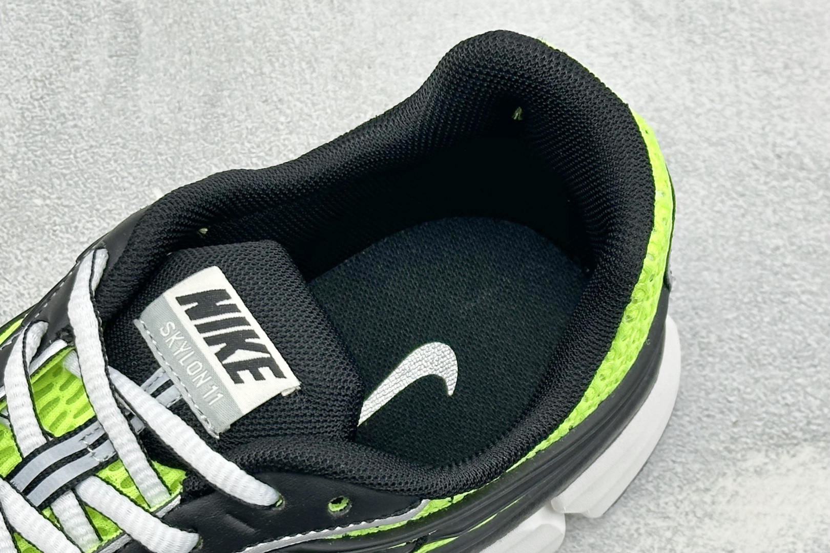 终端放店 Y版Nike Zoom Skylon 11 舒适柔软透气回弹 复古跑步鞋 网面材质看着很透气 线条的设计很有 终端放店 Y版Nike Zoom Skylon 11 舒适柔软透气回弹 复古跑步鞋 网面材质看着很透气 线条的设计很有