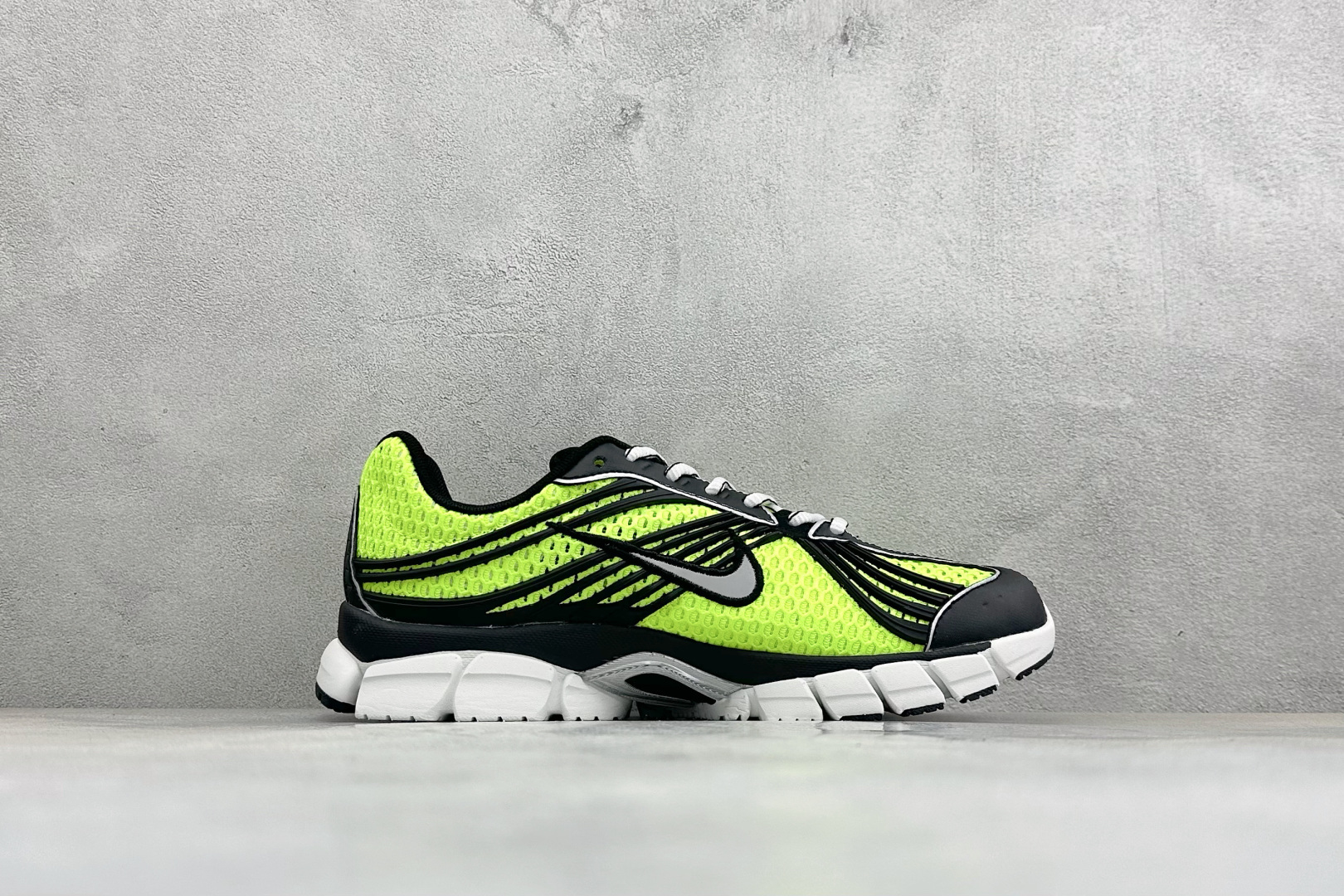 终端放店 Y版Nike Zoom Skylon 11 舒适柔软透气回弹 复古跑步鞋 网面材质看着很透气 线条的设计很有 终端放店 Y版Nike Zoom Skylon 11 舒适柔软透气回弹 复古跑步鞋 网面材质看着很透气 线条的设计很有