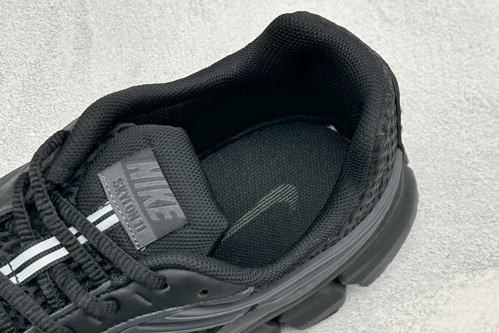 终端放店 Y版Nike Zoom Skylon 11 舒适柔软透气回弹 复古跑步鞋 网面材质看着很透气 线条的设计很有 终端放店 Y版Nike Zoom Skylon 11 舒适柔软透气回弹 复古跑步鞋 网面材质看着很透气 线条的设计很有