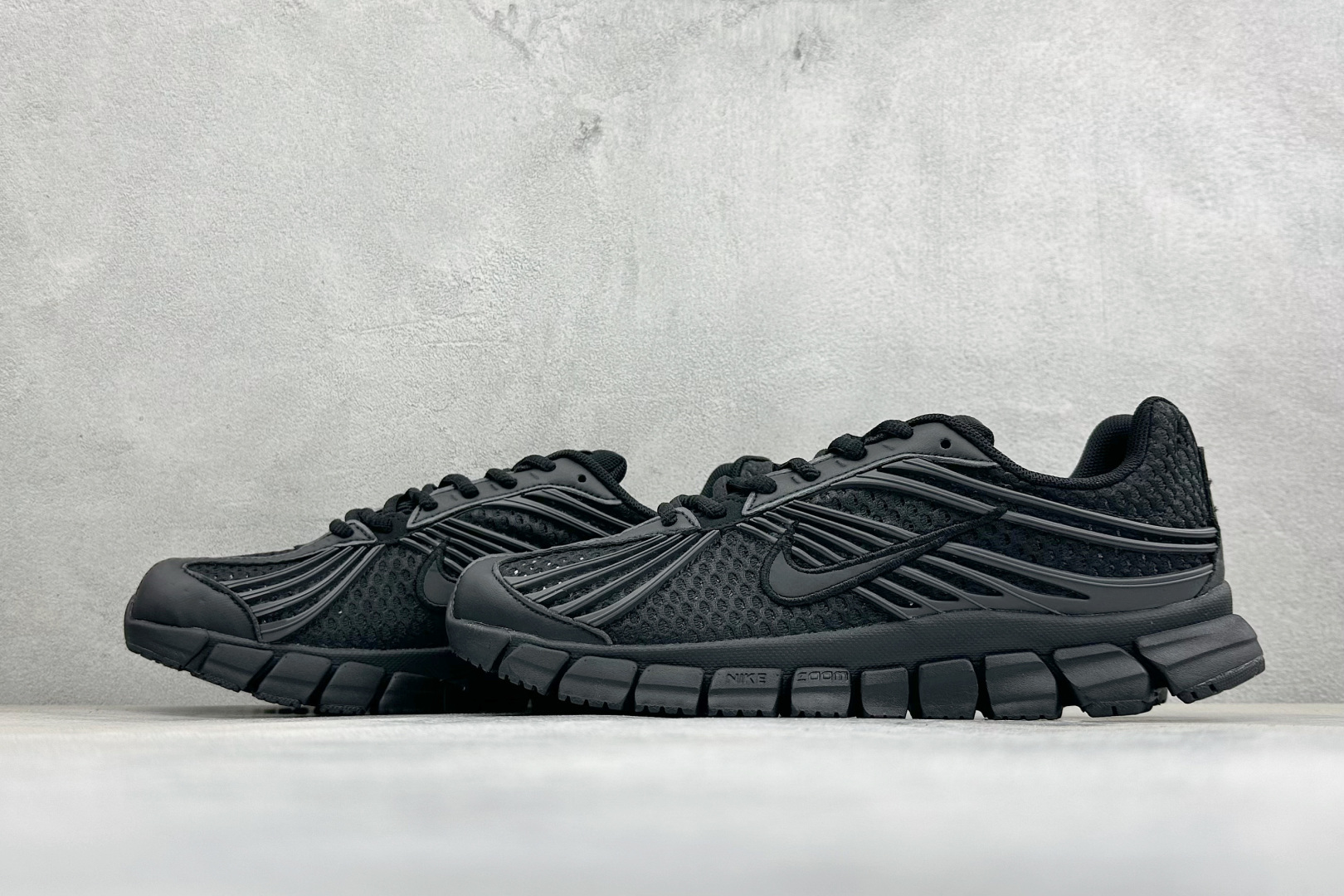 终端放店 Y版Nike Zoom Skylon 11 舒适柔软透气回弹 复古跑步鞋 网面材质看着很透气 线条的设计很有 终端放店 Y版Nike Zoom Skylon 11 舒适柔软透气回弹 复古跑步鞋 网面材质看着很透气 线条的设计很有
