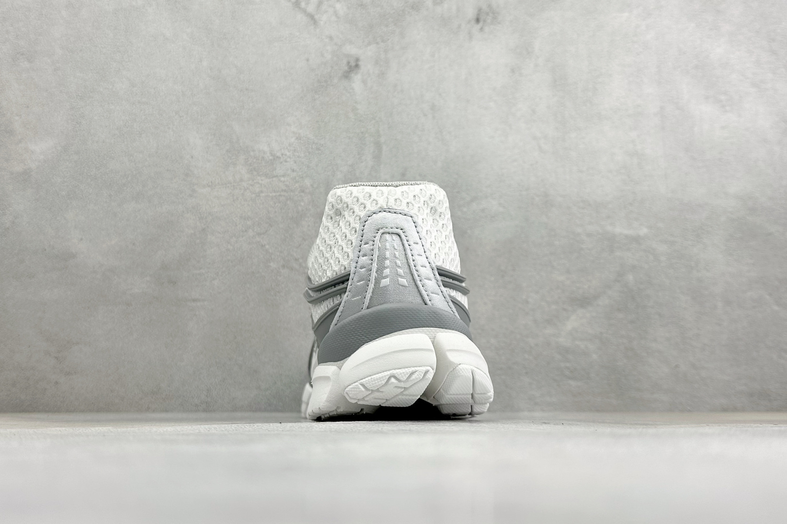 Y版Nike Zoom Skylon 11 舒适柔软透气回弹 复古跑步鞋 网面材质看着很透气 线条的设计很有复古感 分割
