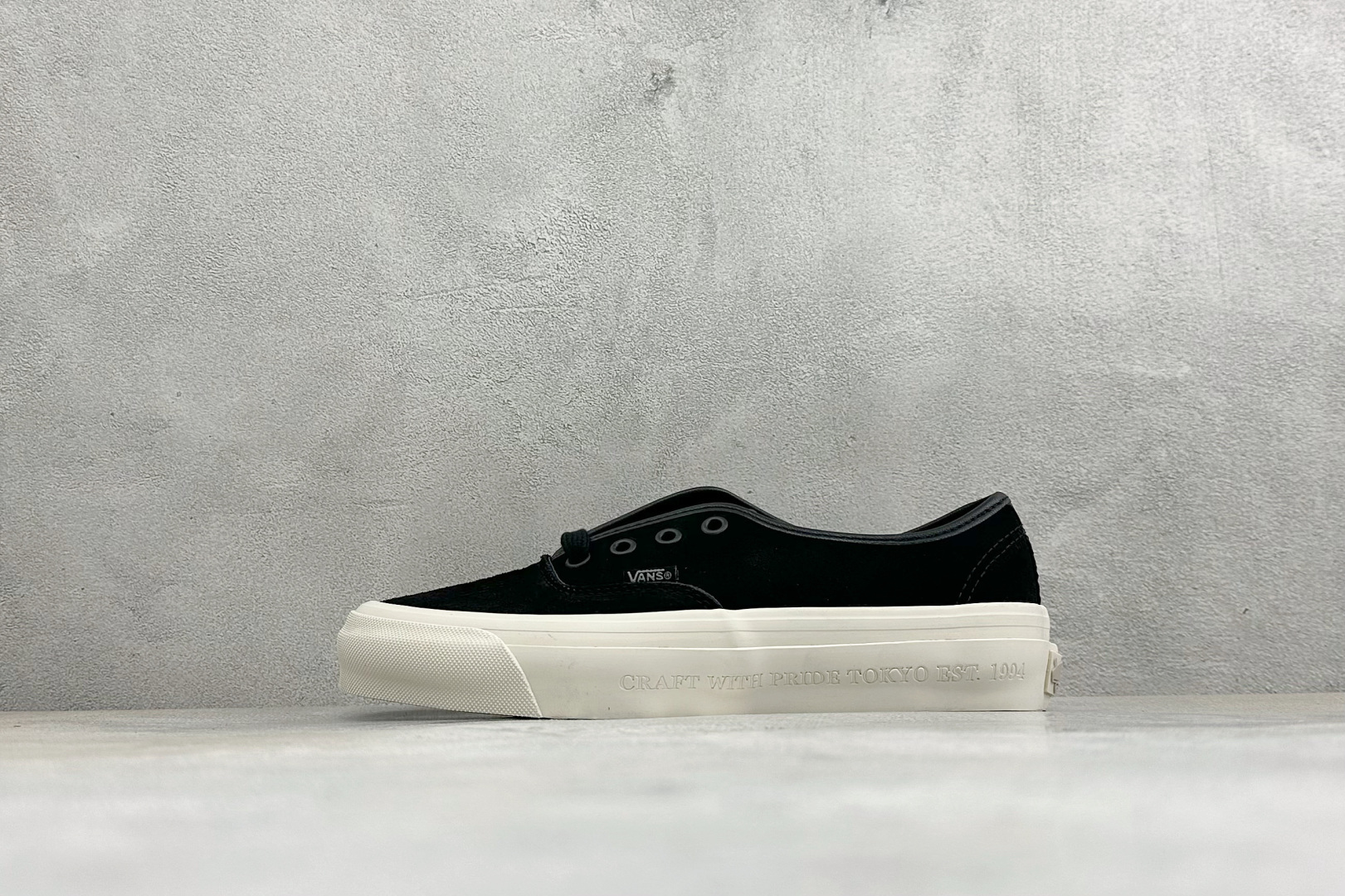 NEIGHBORHOOD x Vans OTW Authentic 44 2026ss 联名款 黑白 此次联名选用OTW