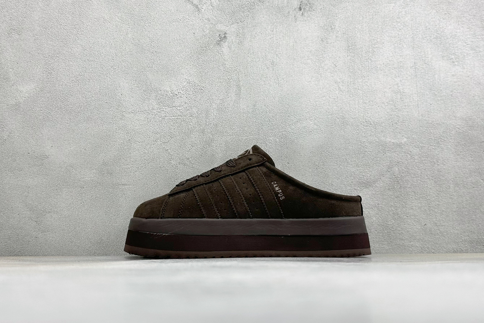 X版Adidas CAMPUS 00s WTR LO W 阿迪系列面包风经典复古低帮百搭休闲半拖 货号：IH1807加绒