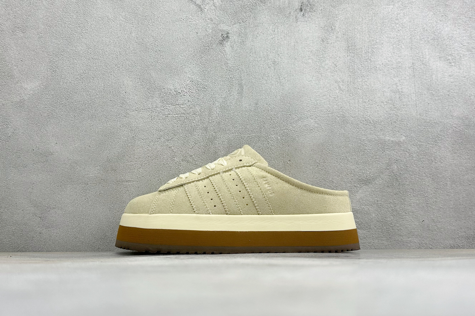 X版Adidas CAMPUS 00s WTR LO W 阿迪系列面包风经典复古低帮百搭休闲半拖 货号：KK0166加绒