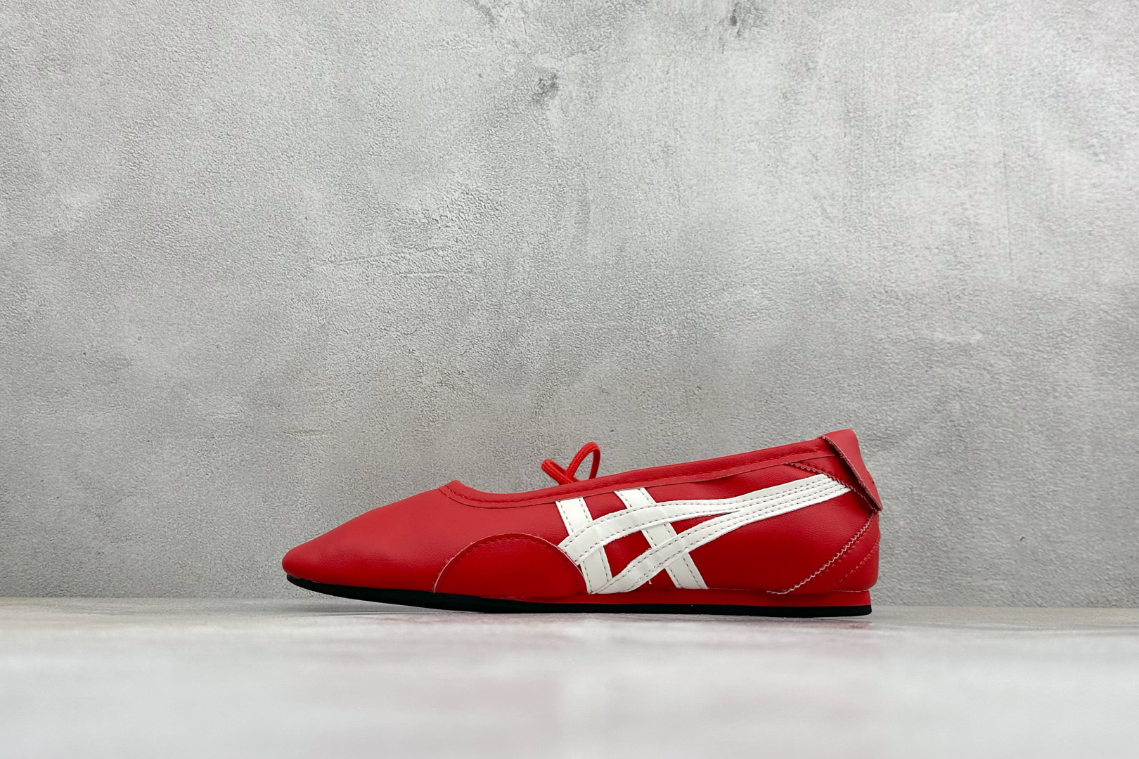 HY版Onitsuka Tiger Gymnarina 鬼塚虎时尚芭蕾风玛丽珍鞋 货号：1182A704-600 尺码：