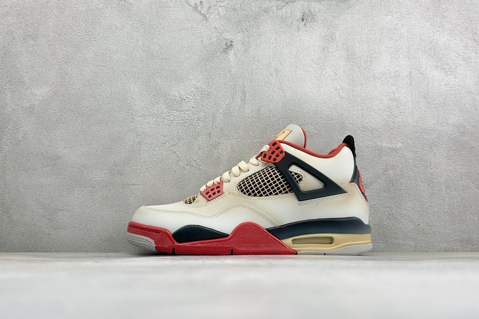福利特价 Air Jordan 4 Retro OG迈克尔·乔丹AJ4代乔4 低帮复古休闲运动文化篮球鞋 秉承轻量化的速