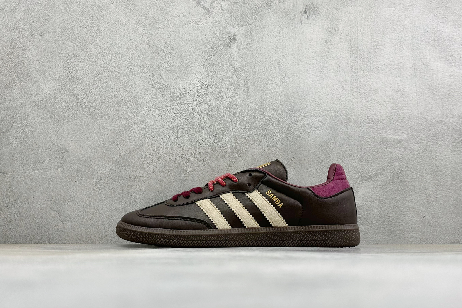 ZC版Adidas Originals Samba OG 阿迪桑巴舞系列绅士德训足球风百搭低帮休闲运动板鞋 货号: KI