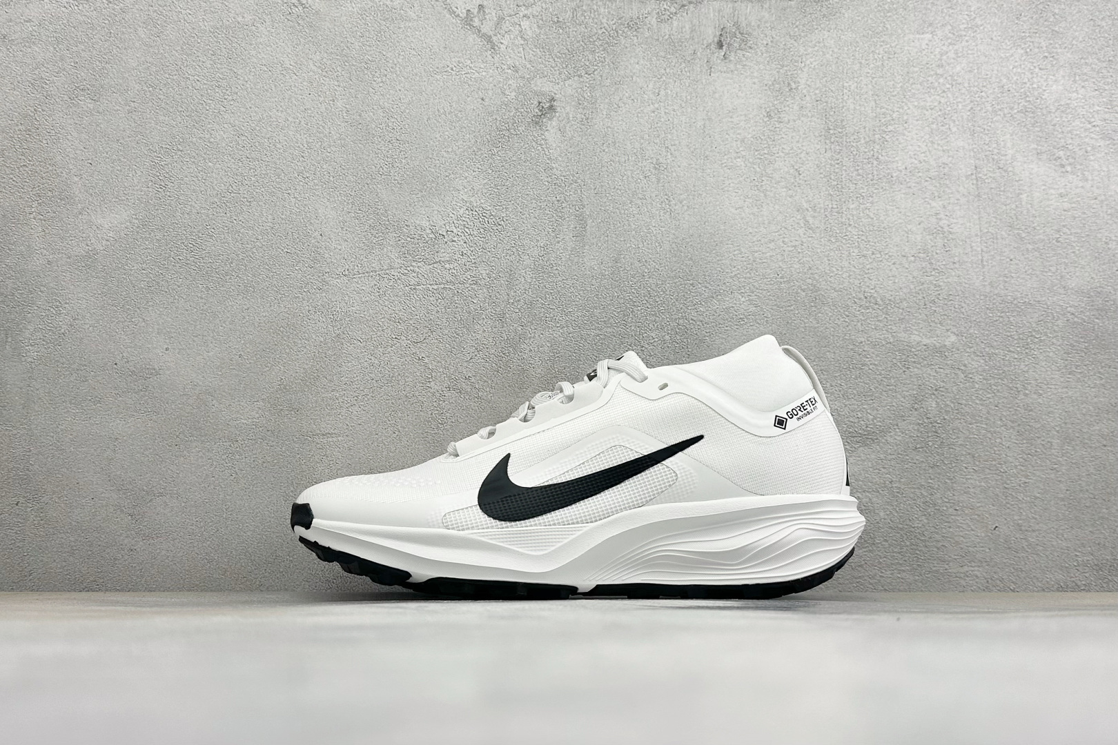 XM版NIKE ACG PEGASUS TRAIL GTX 越野跑步鞋 兼顾迅疾外观和稳固脚感 后跟覆面和中足动态支撑巧