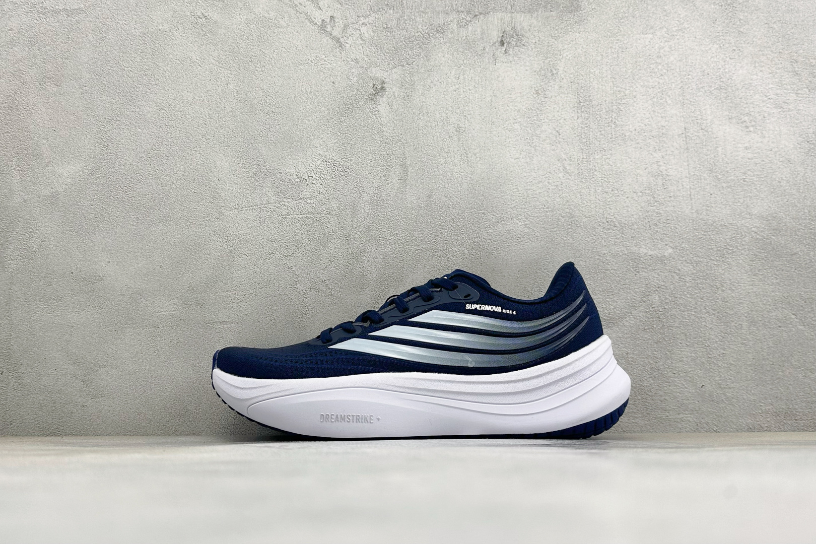 LF版Adidas Originals Adistar 5M 阿迪复古舒适防滑减震运动鞋 货号：KK3097 尺码：36