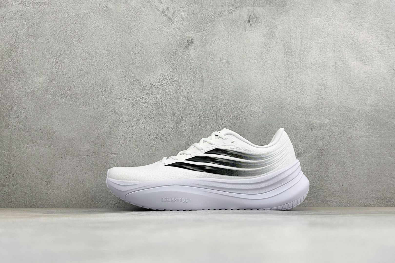 LF版Adidas Originals Adistar 5M 阿迪复古舒适防滑减震运动鞋 货号：KK3093 尺码：36