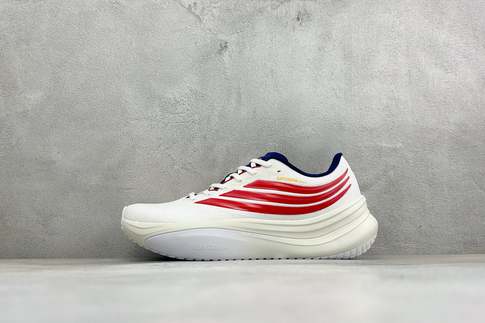 LF版Adidas Originals Adistar 5M 阿迪复古舒适防滑减震运动鞋 货号：KK3096 尺码：36