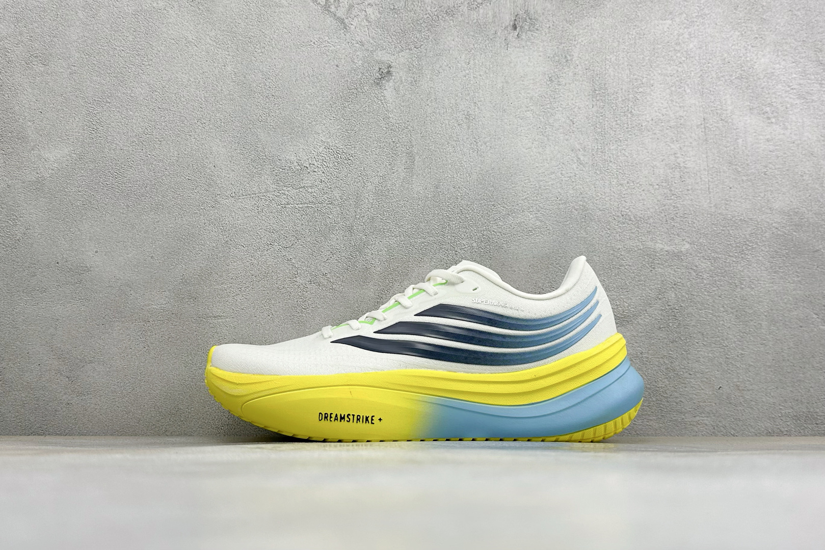 LF版Adidas Originals Adistar 5M 阿迪复古舒适防滑减震运动鞋 货号：KK3095 尺码：36