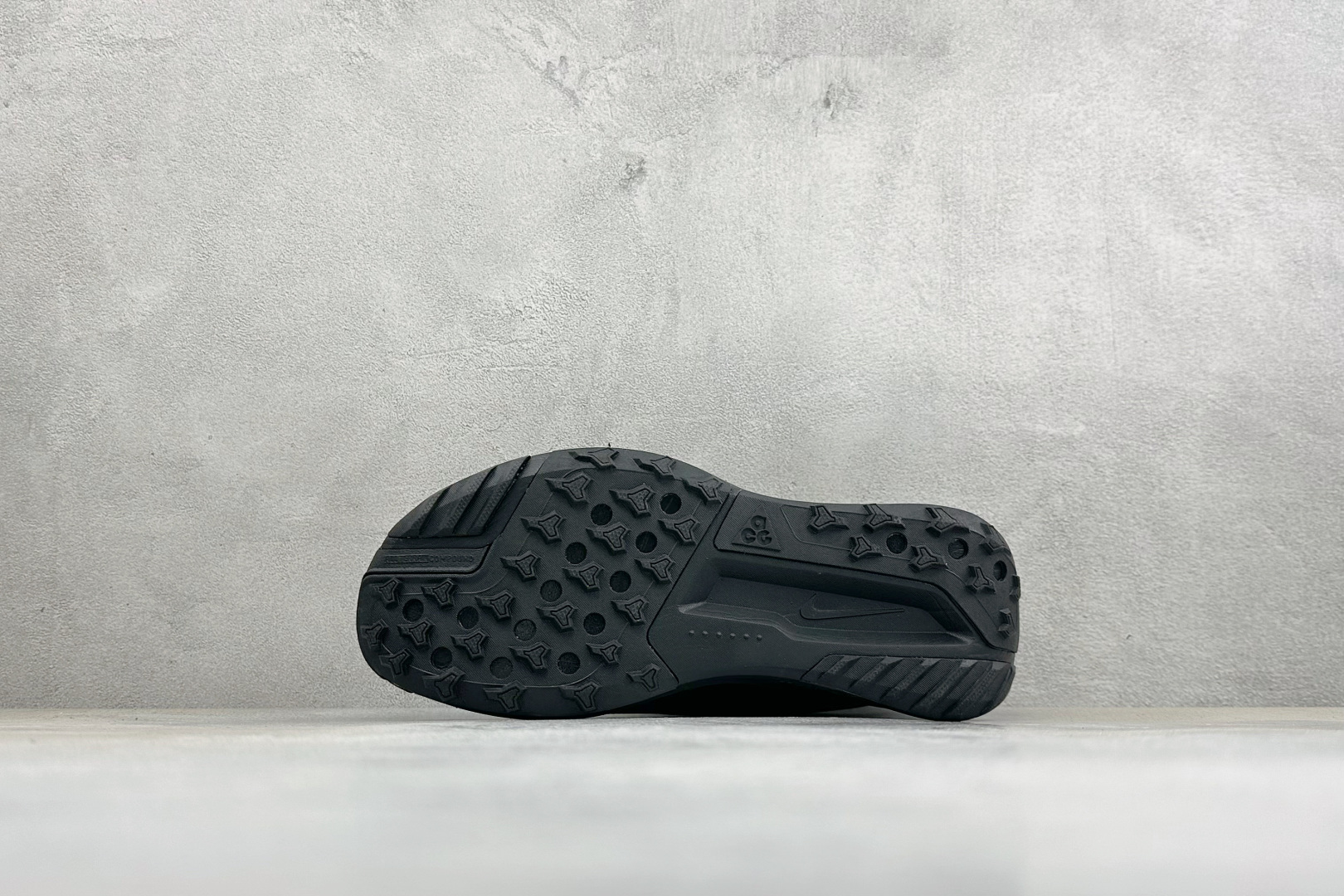 福利特价 NIKE REACTX SPEGASUS TRAIL 6 网面透气跑步鞋 兼顾迅疾外观和稳固脚感后跟覆面和中足